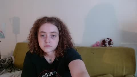 Strawberrylotsacake online show from May 17, 2026, 11:39 am