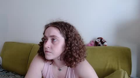 Strawberrylotsacake online show from May 20, 2026, 4:57 pm