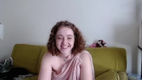 Strawberrylotsacake online show from May 21, 2026, 4:47 pm