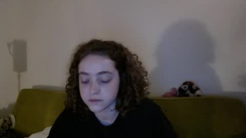 Strawberrylotsacake online show from May 24, 2026, 10:42 am