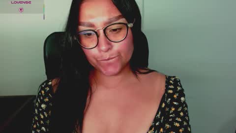 Snapshot of strawlux chatting on February 13, 2026, 3:02 am strawlux online show from February 13, 2026, 3:02 am