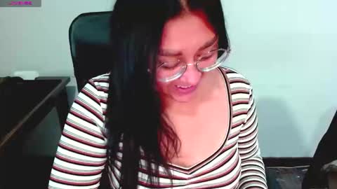 Snapshot of strawlux chatting on February 21, 2026, 2:34 am strawlux online show from February 21, 2026, 2:34 am