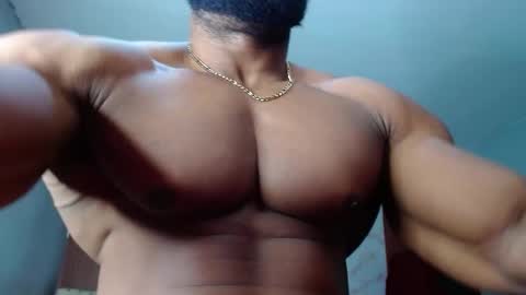 strong_george1 online show from November 11, 2025, 10:43 pm