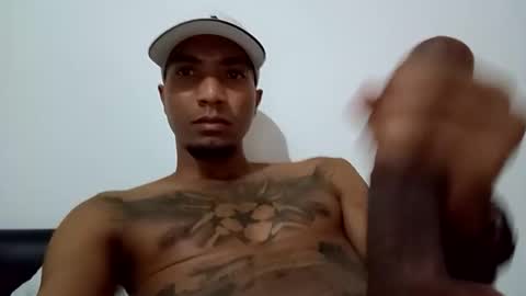 stronganddelicious online show from December 5, 2025, 4:32 am