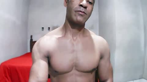 Snapshot of strongdaddyfantastic chatting on March 20, 2026, 2:33 pm strongdaddyfantastic online show from March 20, 2026, 2:33 pm