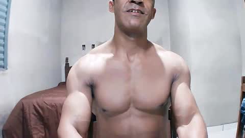 Snapshot of strongdaddyfantastic chatting on April 6, 2026, 4:46 am strongdaddyfantastic online show from April 6, 2026, 4:46 am