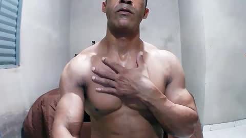 Snapshot of strongdaddyfantastic chatting on April 6, 2026, 11:49 pm strongdaddyfantastic online show from April 6, 2026, 11:49 pm