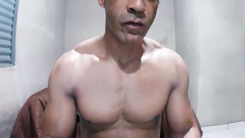 Snapshot of strongdaddyfantastic chatting on April 8, 2026, 11:59 pm strongdaddyfantastic online show from April 8, 2026, 11:59 pm