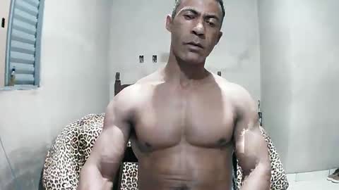 Snapshot of strongdaddyfantastic chatting on April 14, 2026, 12:05 am strongdaddyfantastic online show from April 14, 2026, 12:05 am