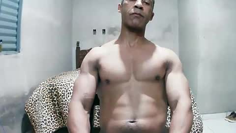 Snapshot of strongdaddyfantastic chatting on April 16, 2026, 12:11 am strongdaddyfantastic online show from April 16, 2026, 12:11 am