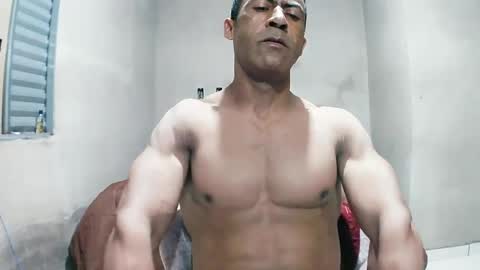 Snapshot of strongdaddyfantastic chatting on June 25, 2026, 11:42 pm strongdaddyfantastic online show from June 25, 2026, 11:42 pm