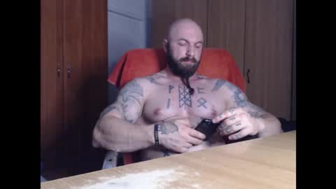 Snapshot of strongivan chatting on September 15, 2025, 6:19 pm StrongIvan online show from September 15, 2025, 6:19 pm