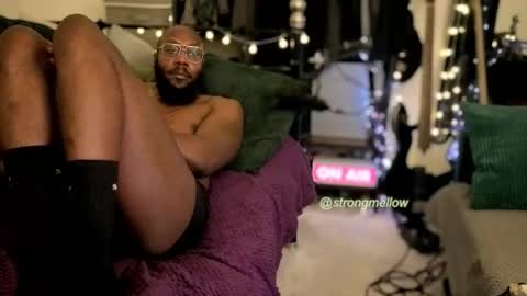 strongmellow online show from November 6, 2025, 7:04 pm