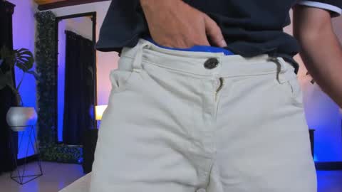 Snapshot of strosa_ chatting on September 14, 2025, 1:32 pm strosa_ online show from September 14, 2025, 1:32 pm