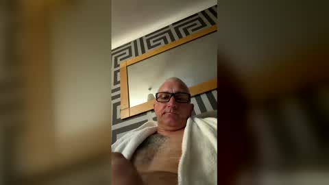 stu788 online show from April 12, 2026, 2:05 am