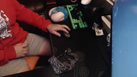 stud69861714 online show from October 27, 2025, 7:34 am