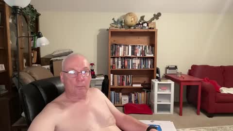 studballs1 online show from April 30, 2026, 8:37 pm