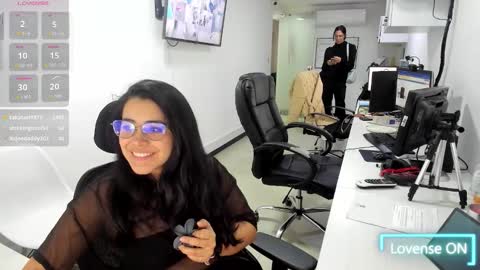 studcb_ online show from November 6, 2025, 10:21 pm