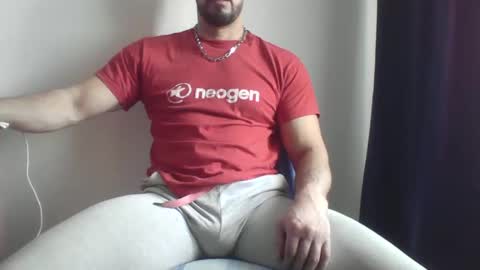 Snapshot of studdotcom chatting on March 5, 2025, 9:16 am Ero online show from March 5, 2025, 9:16 am