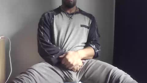 Snapshot of studdotcom chatting on October 14, 2025, 9:32 am Ero online show from October 14, 2025, 9:32 am