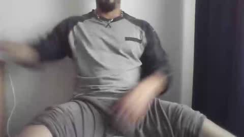 Snapshot of studdotcom chatting on October 20, 2025, 9:32 am Ero online show from October 20, 2025, 9:32 am