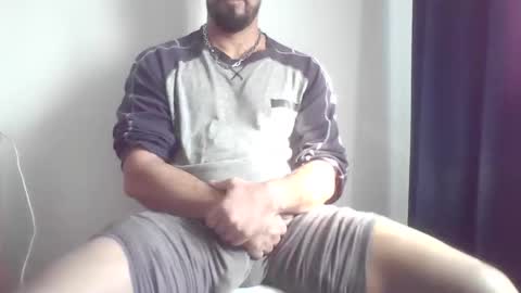 Snapshot of studdotcom chatting on October 31, 2025, 8:37 am Ero online show from October 31, 2025, 8:37 am