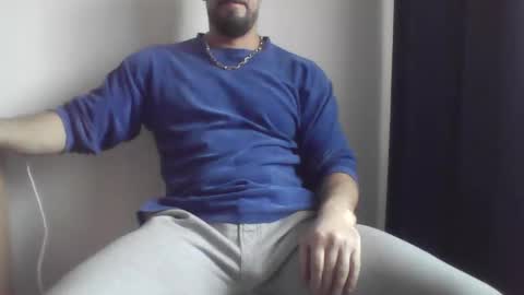 Snapshot of studdotcom chatting on December 4, 2025, 10:35 am Ero online show from December 4, 2025, 10:35 am