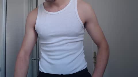 Stud From Paris online show from January 17, 2026, 10:42 am