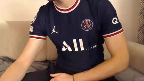 Stud From Paris online show from February 15, 2026, 5:09 pm