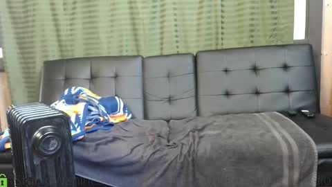 Snapshot of studiowahines chatting on January 12, 2026, 4:01 pm StudioWahines online show from January 12, 2026, 4:01 pm