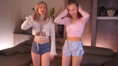 Snapshot of suannedoriean chatting on February 4, 2026, 4:07 am Mure online show from February 4, 2026, 4:07 am