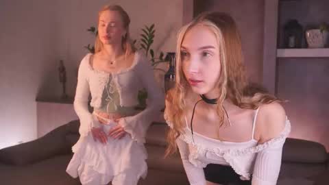 Snapshot of suannedoriean chatting on February 10, 2026, 4:05 am Mure online show from February 10, 2026, 4:05 am