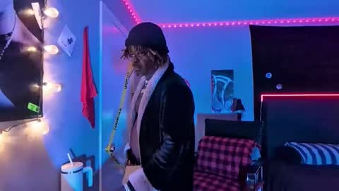 Hot Chocolate online show from November 30, 2025, 8:40 am