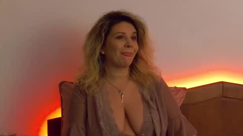 Snapshot of sublimecarla chatting on January 9, 2026, 10:51 am Carla online show from January 9, 2026, 10:51 am