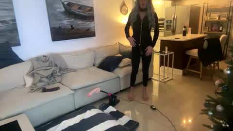 Sissy Isabella online show from December 22, 2025, 8:22 am