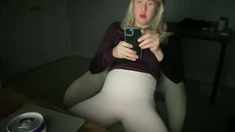 Sissy Isabella online show from June 4, 2026, 6:41 am