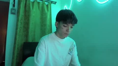 Snapshot of submissive_boyy_ chatting on January 5, 2026, 6:22 pm nico online show from January 5, 2026, 6:22 pm