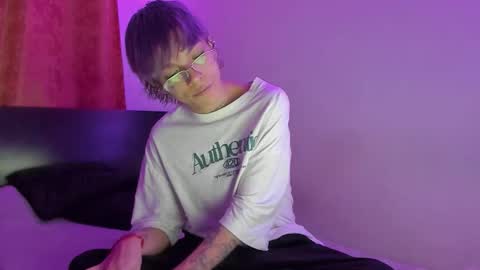 Snapshot of submissive_boyy_ chatting on February 17, 2026, 9:32 pm nico online show from February 17, 2026, 9:32 pm