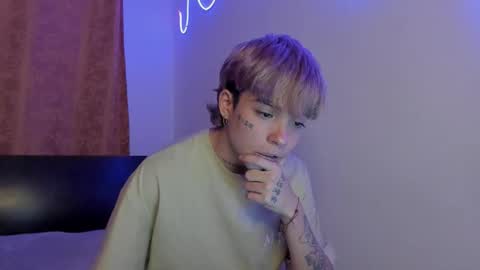 Snapshot of submissive_boyy_ chatting on March 23, 2026, 7:18 pm nico online show from March 23, 2026, 7:18 pm