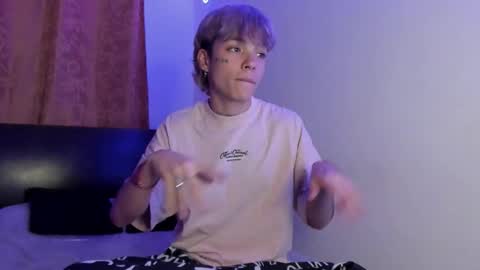 Snapshot of submissive_boyy_ chatting on March 27, 2026, 8:08 pm nico online show from March 27, 2026, 8:08 pm