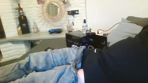 submissivguy online show from December 17, 2024, 8:21 pm