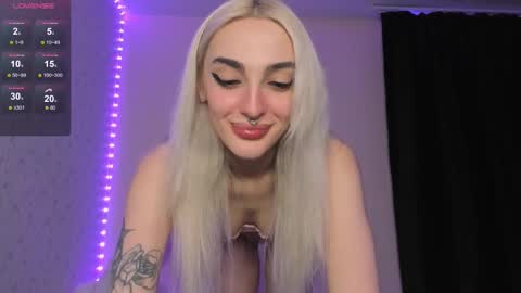 Chloe online show from November 1, 2025, 3:03 pm