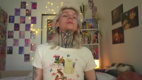 succubus_66 online show from February 21, 2025, 9:56 am