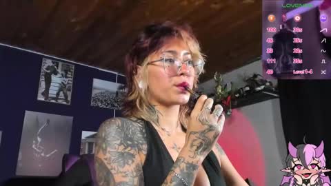 Snapshot of succubus_girl_ chatting on March 7, 2025, 6:33 pm Alexy online show from March 7, 2025, 6:33 pm