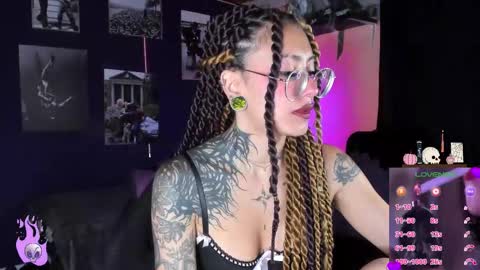 Snapshot of succubus_girl_ chatting on December 5, 2025, 3:30 pm Alexy online show from December 5, 2025, 3:30 pm