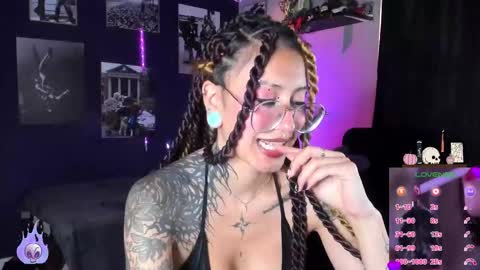 Snapshot of succubus_girl_ chatting on December 16, 2025, 3:39 pm Alexy online show from December 16, 2025, 3:39 pm