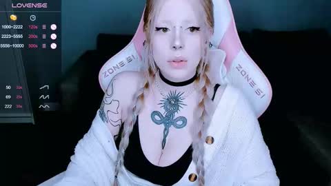 Snapshot of succubus_leslie chatting on January 7, 2026, 11:07 pm succubus_leslie online show from January 7, 2026, 11:07 pm
