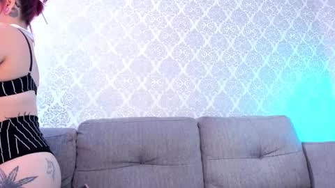 Luna  online show from February 6, 2026, 9:07 pm