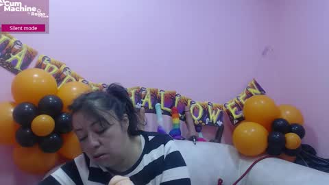 Snapshot of sucker_drool chatting on October 15, 2025, 12:05 pm Sucky online show from October 15, 2025, 12:05 pm