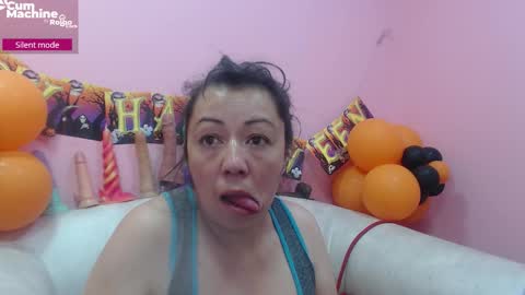 Snapshot of sucker_drool chatting on October 29, 2025, 12:18 pm Sucky online show from October 29, 2025, 12:18 pm